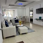 Apartamento Amplio, Central, a pocos metros de la playa, Barrio El laguito