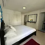 Apartamento Amplio, Central, a pocos metros de la playa, Barrio El laguito