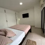 Apartamento Amplio, Central, a pocos metros de la playa, Barrio El laguito