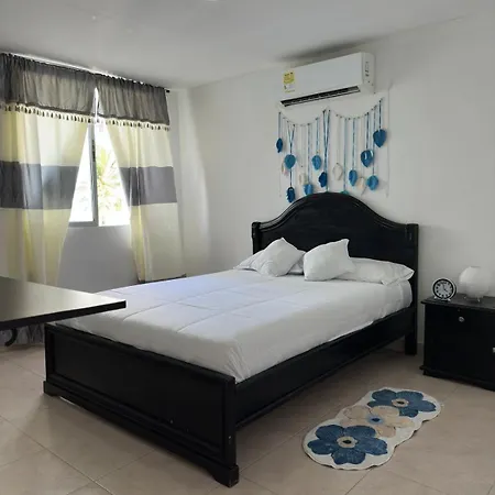 Amplio, Central, A Pocos Metros De La Playa, Barrio El Laguito Apartamento Cartagena