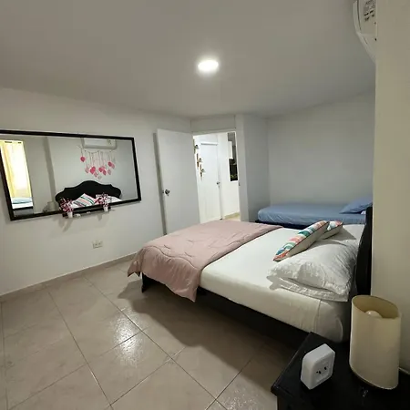 Apartment Amplio, Central, A Pocos Metros De La Playa, Barrio El Laguito Cartagena