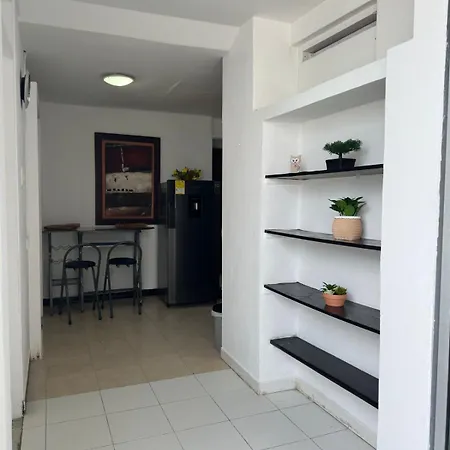 Apartment Amplio, Central, A Pocos Metros De La Playa, Barrio El Laguito